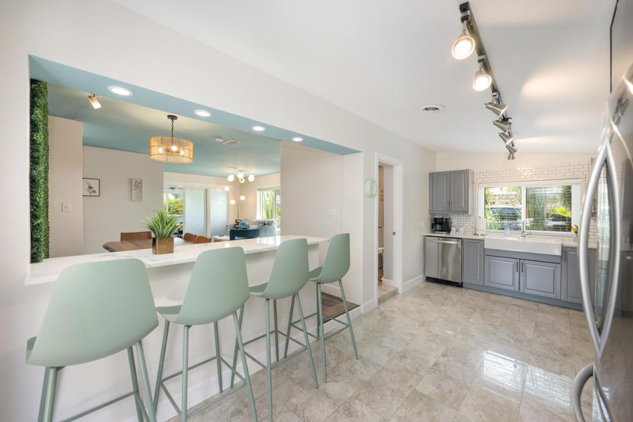 Palms Retreat! Giant Heated Pool-Hottub-Firepit-5Min2Beach-Pets-Ev Chgr Fort Lauderdale Exterior photo